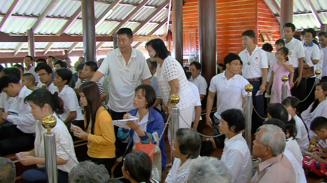 หลวงตาเมตตาเดินทางมา