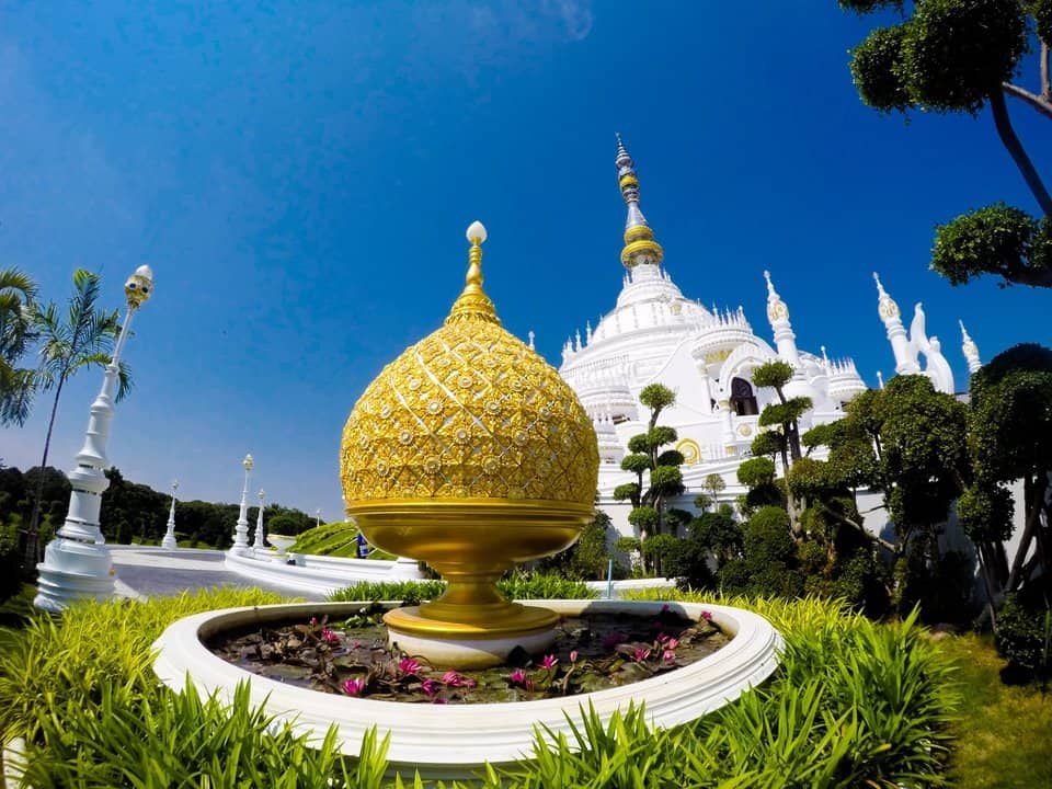 พระมหาเจดีย์ศรีแสงธรรมวิสุทธิมงคล วัดแสงธรรมวังเขาเขียว