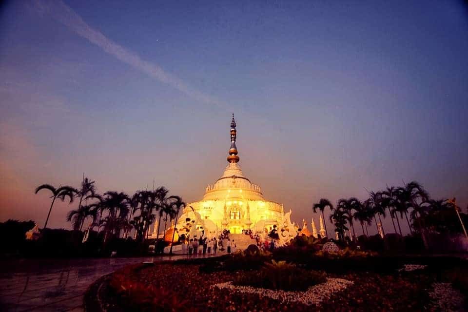 ทัศนียภาพความสงบรมณียสถาน วัดแสงธรรมวังเขาเขียว